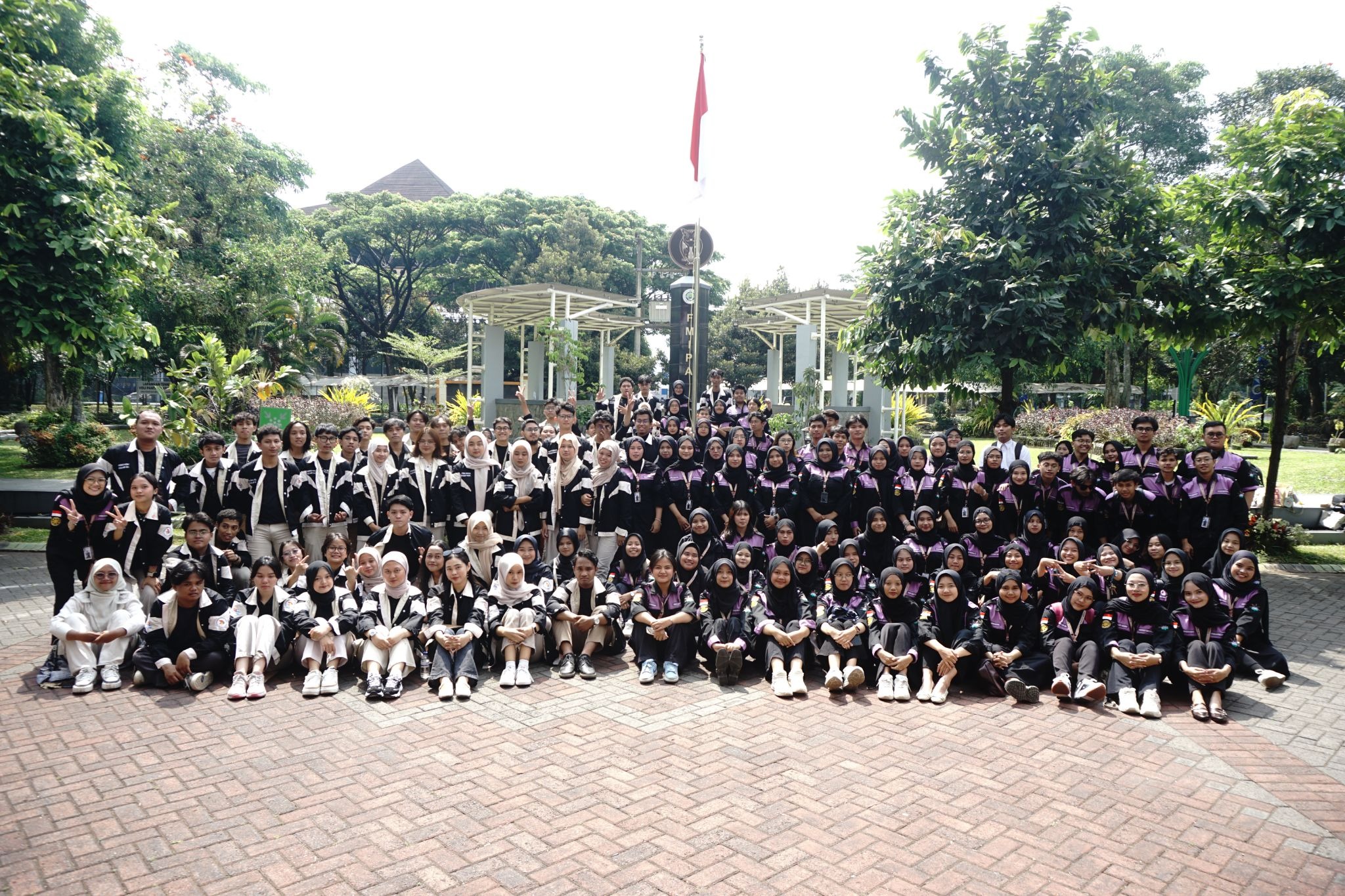 BEM Exchange Luar Surabaya 2025: Jembatan Kolaboratif untuk Pertukaran Wawasan dan Penguatan Jejaring Mahasiswa