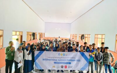 Mahasiswa International Summer Program 2025 Kenalkan Coding Seru di SMPN 1 Sukapura