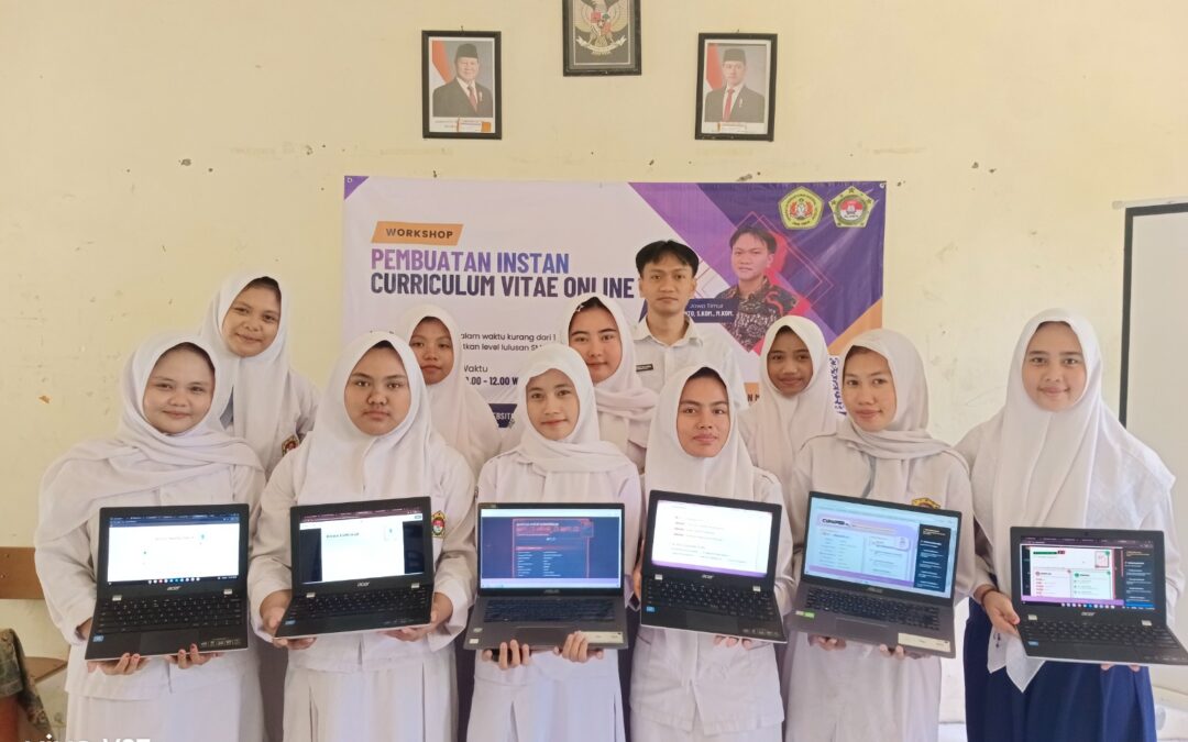 Siapkan Talenta Digital Muda, Dosen Fasilkom Latih Siswa SMK Membuat CV Online Profesional